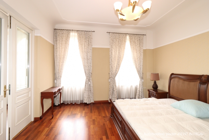 Sludinājumi. Pārdod aristokrātisku jūgendstila dzīvokli Rīgas centrā  Kr. Barona ielā 60  Piedāvājumā īpašs Cena: 175000 EUR Foto #7