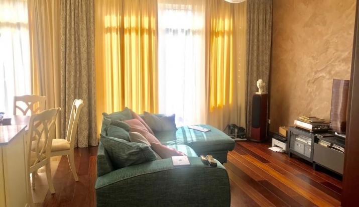 Sludinājumi. Tiek pārdots 4 istabu dzīvoklis ar divām autostāvvietām slēgtā pagalmā (ir iekļautas cenā).  3 Cena: 260000 EUR Foto #2