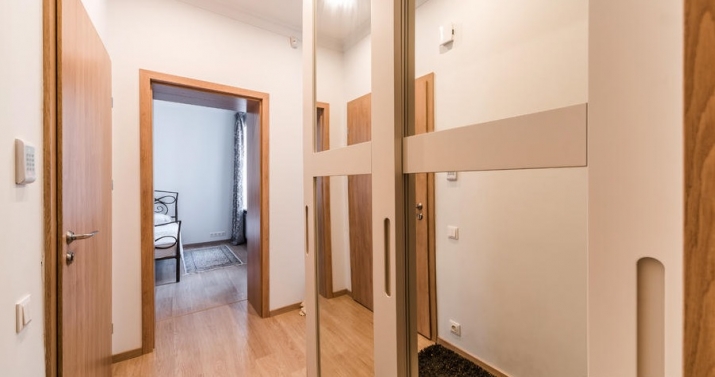 Sludinājumi. Pašā Rīgas centrā klusā vietā tiek izīrēts 3 istabu dzīvoklis ilgtermiņā. Dzīvoklis ir pilnībā Cena: 1100 EUR/mēn Foto #6