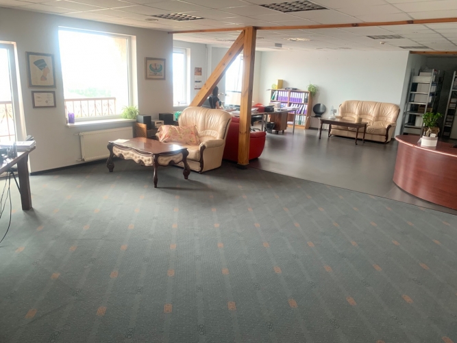 Sludinājumi. Birojs Sarkandaugavā, renovētā ēkā.  + 7. stāvs. + Platība sastāv no divām atvērtām telpām un wc. + Cena: 1710 EUR/mēn Foto #4