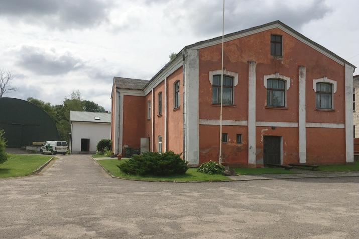 Sludinājumi. Pārdod vēsturisku ēku ar koptu zemi pie Driksas upes Jelgavā, ar attīstības potenciālu. Īpašuma Cena: 740000 EUR Foto #7