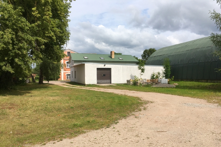 Sludinājumi. Pārdod vēsturisku ēku ar koptu zemi pie Driksas upes Jelgavā, ar attīstības potenciālu. Īpašuma Cena: 740000 EUR Foto #9