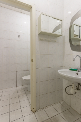 Sludinājumi. Tiek piedāvātas biroja telpas Klusajā centrā, Vīlandes ielā.  Plāns: zāle, trīs istabas, neliela Cena: 180000 EUR Foto #8