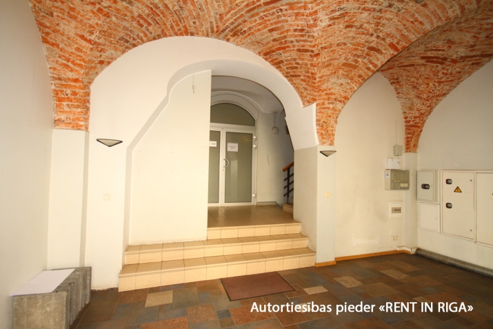 Объявление. Продается хороший, ухоженный дом.  Недвижимость состоит из 2 отдельных, но физически связанных Цена: 2.2e+06 EUR Foto #4