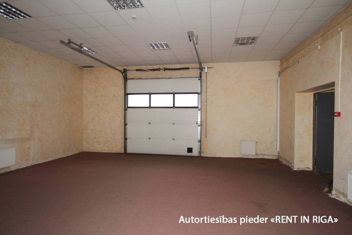 Sludinājumi. Atsevišķi stāvoša komercēka ar plašu pieguļošo teritoriju.   + Ēkā ir plaša tirdzniecības zāle, Cena: 3213 EUR/mēn Foto #6