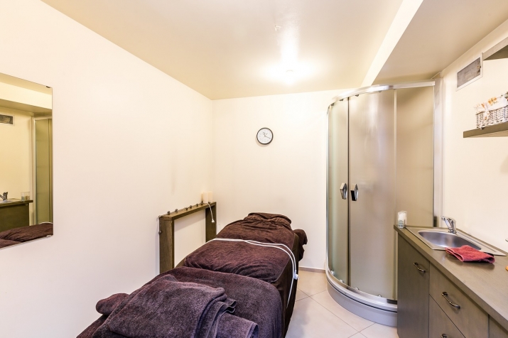 Объявление. Īpašums atrodas jūgendstila ēkas labiekārtota iekšpagalma..  + Salons ir izvietots divos līmeņos:  Цена: 220000 EUR Foto #8