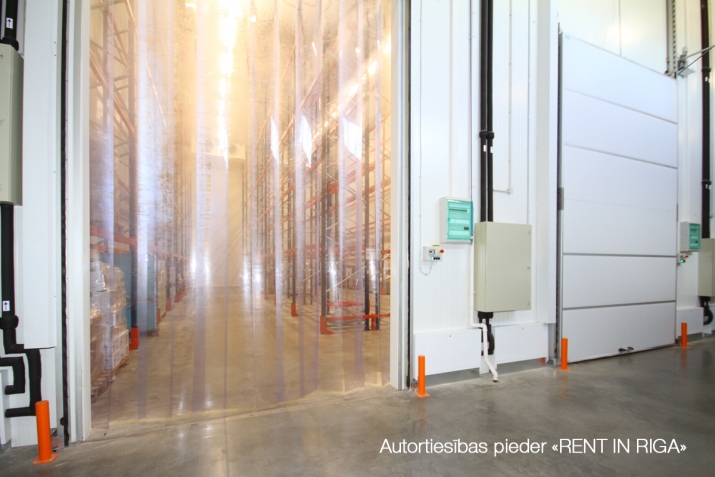 Sludinājumi. Pieejamas saldētavas ar griestu augstumu 10,5 metri;  + Telpa izmantojama arī kā noliktava ar Cena: 2906 EUR/mēn Foto #3