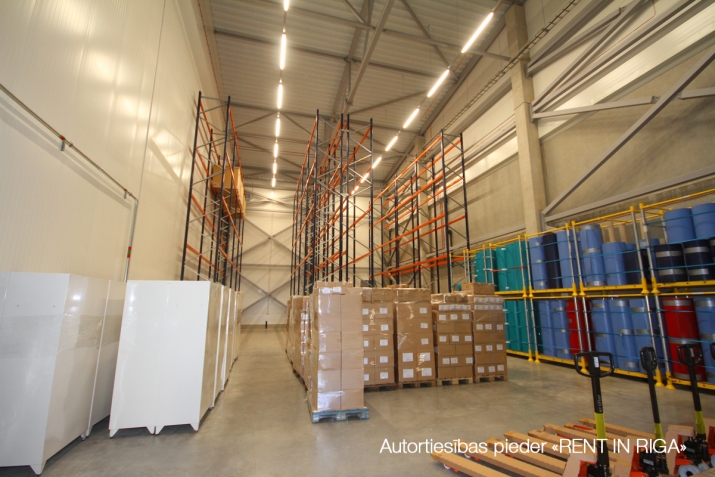 Sludinājumi. Pieejamas saldētavas ar griestu augstumu 10,5 metri;  + Telpa izmantojama arī kā noliktava ar Cena: 2906 EUR/mēn Foto #5