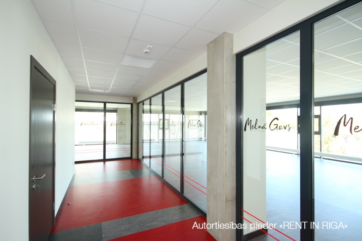 Sludinājumi. Pieejamas saldētavas ar griestu augstumu 10,5 metri;  + Telpa izmantojama arī kā noliktava ar Cena: 2906 EUR/mēn Foto #9