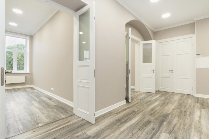 Sludinājumi. Pēc kapitālā remonta pilsētas centrā pārdod dzīvokli. Dzīvoklis atrodas 2. stāvā, puse no logiem Cena: 290000 EUR Foto #8