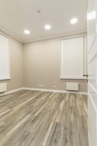 Sludinājumi. Pēc kapitālā remonta pilsētas centrā tiek pidāvāts ekskluzīvs dzīvoklis. Dzīvoklis atrodas 2. Cena: 2000 EUR/mēn Foto #9