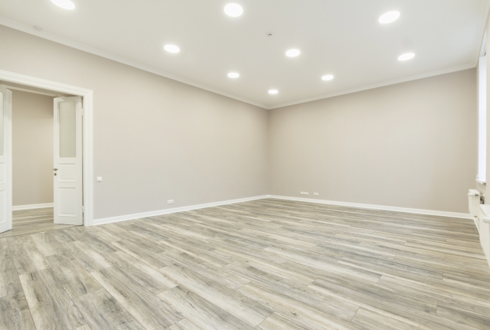 Sludinājumi. Pēc kapitālā remonta pilsētas centrā pārdod ekskluzīvu dzīvokli. Dzīvoklis atrodas 2. stāvā, puse Cena: 290000 EUR Foto #9