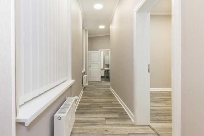 Объявление. После капитального ремонта эксклюзивная квартира в центре города. Квартира находится на 2 этаже, Цена: 2000 EUR/мес. Foto #5