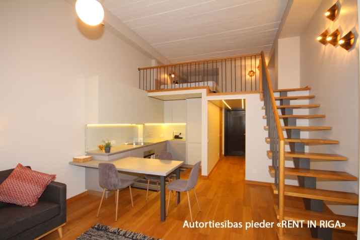 Sludinājumi. Tiek izīrēts  dzīvoklis jaunājā projektā \'Promenāde\' ar skatu uz Daugavu. Dzīvoklis pilnībā Cena: 650 EUR/mēn Foto #2