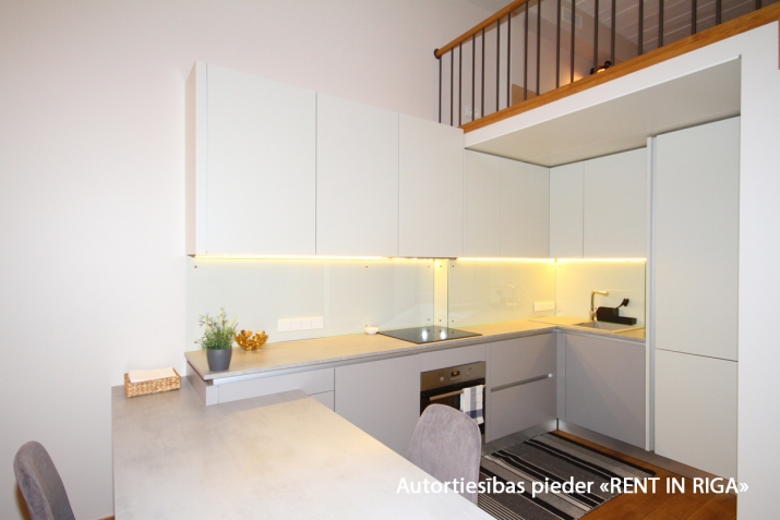 Sludinājumi. Tiek izīrēts  dzīvoklis jaunājā projektā \'Promenāde\' ar skatu uz Daugavu. Dzīvoklis pilnībā Cena: 650 EUR/mēn Foto #3