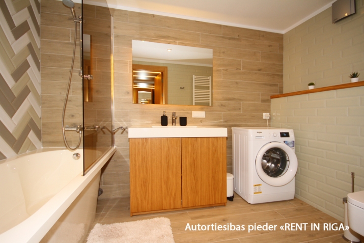 Sludinājumi. Tiek izīrēts  dzīvoklis jaunājā projektā \'Promenāde\' ar skatu uz Daugavu. Dzīvoklis pilnībā Cena: 650 EUR/mēn Foto #8