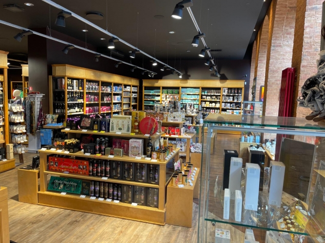 Sludinājumi. Tirdzniecības telpas labākajā vietā Rīgā, pie Brīvības pieminekļa, Brīvības ielas un Raiņa bulvāra Cena: 1.8e+06 EUR Foto #9