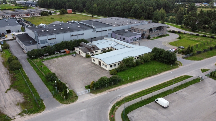 Sludinājumi. Komerctelpas Piņķos rūpnieciskās apbūves teritorijā.  Plaša zeme 4196 m2 Plaša ēka 1358 m2   + Cena: 750000 EUR Foto #1