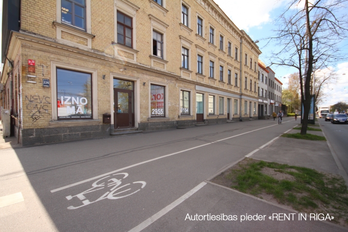 Объявление. Pārdodam 50% domājamo daļu no namīpašuma Teikā, tieši pretī \'Elkor\' veikalam, ar skatu uz \'Jauno Цена: 960000 EUR Foto #2