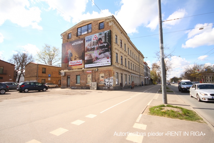 Объявление. Pārdodam 50% domājamo daļu no namīpašuma Teikā, tieši pretī \'Elkor\' veikalam, ar skatu uz \'Jauno Цена: 960000 EUR Foto #1