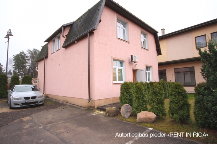 Sludinājumi. Pārdod īpašumu Ogres centrā pie Brīvības ielas brīnišķīgās promenādes, blakus skvēram un Cena: 250000 EUR Foto #2