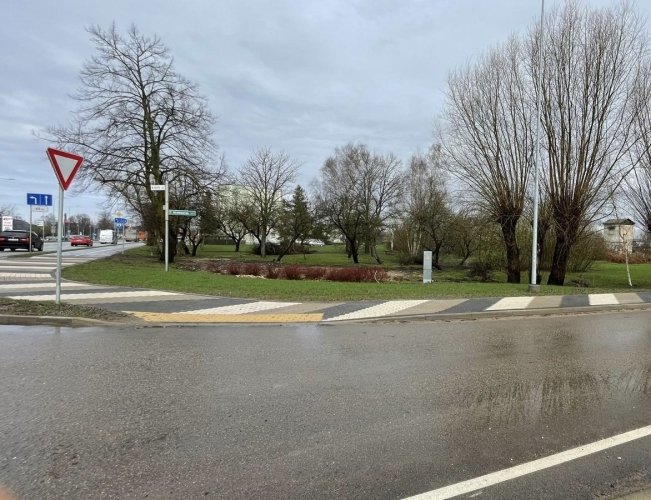 Sludinājumi. Zeme Salacgrīvā labi redzamā vietā, centrālās ielas malā (Rīga - Ainaži šoseja).   Darījumu un Cena: 67800 EUR Foto #2