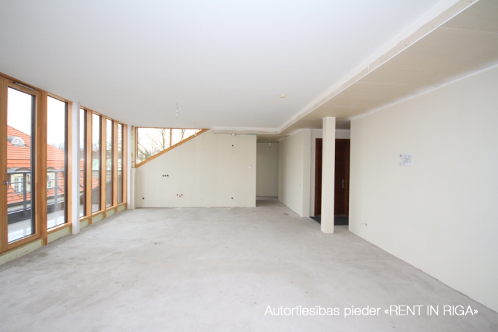 Sludinājumi. Ar lielisku panorāmas skatu uz Republikas laukumu paveras 5-istabu penthouse apartamenti ar privāto Cena: 950000 EUR Foto #3