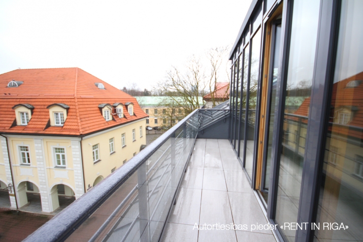 Sludinājumi. Ar lielisku panorāmas skatu uz Republikas laukumu paveras 5-istabu penthouse apartamenti ar privāto Cena: 950000 EUR Foto #9