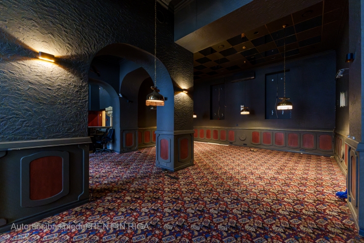 Sludinājumi. Telpas tirdzniecībai pie Strēlnieku laukuma.  + 1. stāvs 142 m2. + Platība sastāv no zāles, biroja Cena: 2130 EUR/mēn Foto #3