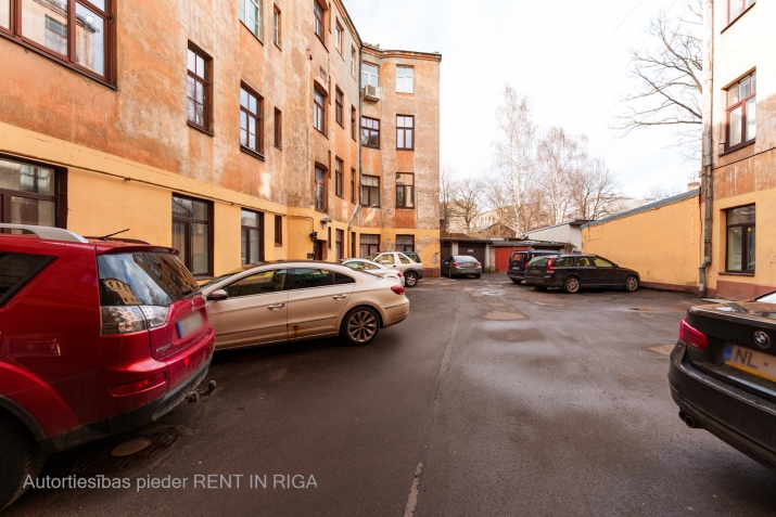 Sludinājumi. Tiek pārdots tirdzniecību telpu kompleks, kurš ģenerē stabilu naudas plūsmu.  + Sastāvā ir 8 Cena: 420800 EUR Foto #5