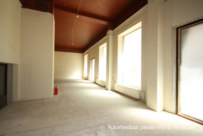 Sludinājumi. Iznomājam jaunas telpas veikalam, restorānam vai ielas birojam.  Adrese: Stabu iela 15, (Stabu un Cena: 2300 EUR/mēn Foto #6