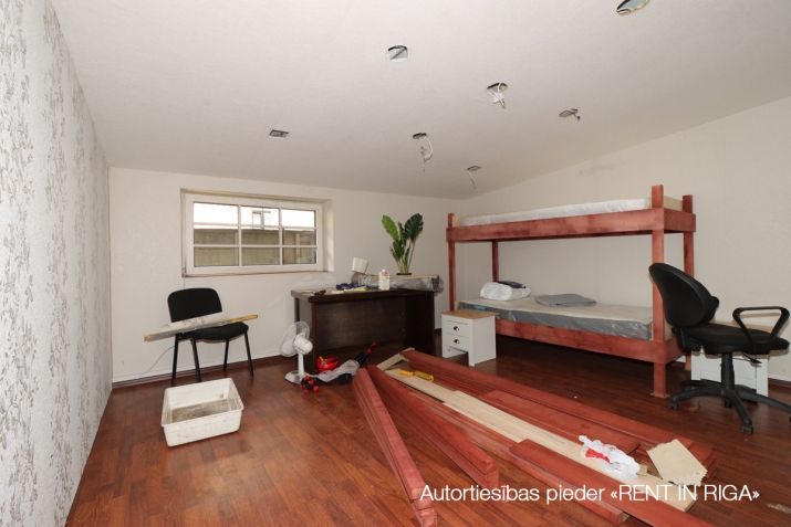 Sludinājumi. Tiek pārdota atsevišķi stāvoša ēka Rīgas centrā.  + Ēka atrodas viegli piekļūstamā iekšpagalmā ar Cena: 100000 EUR Foto #7