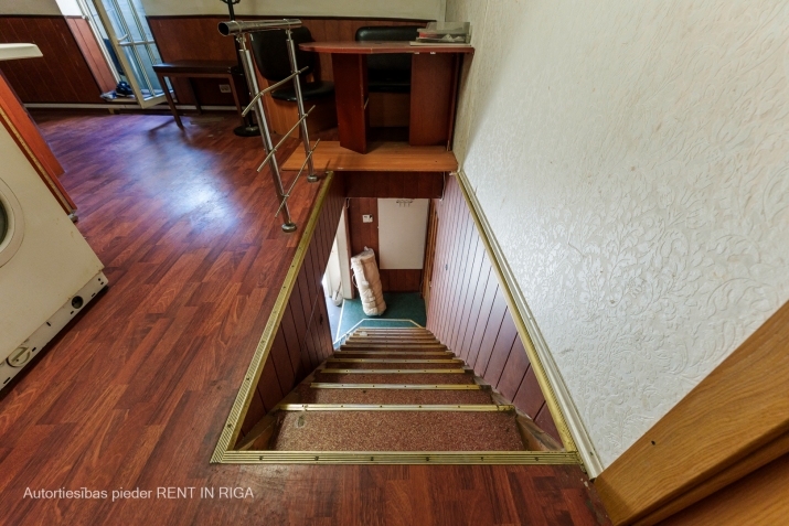 Sludinājumi. Tiek pārdota atsevišķi stāvoša ēka Rīgas centrā.  + Ēka atrodas viegli piekļūstamā iekšpagalmā ar Cena: 100000 EUR Foto #8