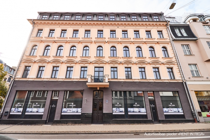 Sludinājumi. \'Elizabetes Rezidence\', viena no spilgtākajām Rīgas arhitektūras mantojuma pērlēm, celta 19. Cena: 670000 EUR Foto #2