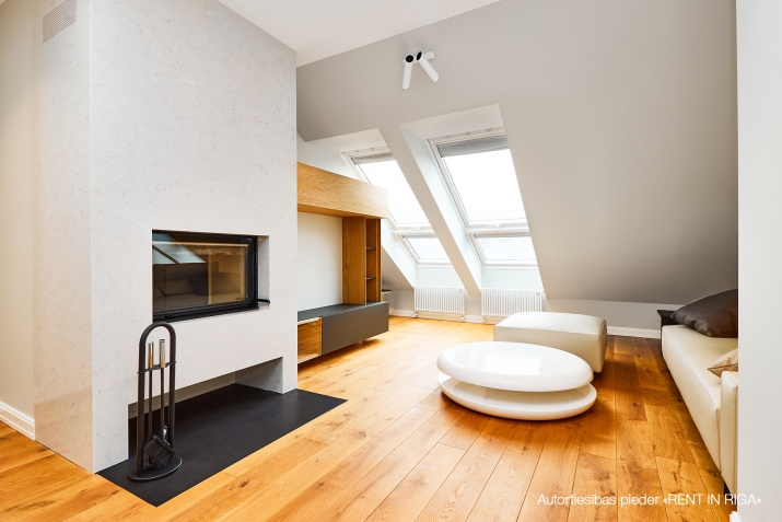 Sludinājumi. \'Elizabetes Rezidence\', viena no spilgtākajām Rīgas arhitektūras mantojuma pērlēm, celta 19. Cena: 520000 EUR Foto #3