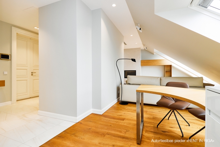 Sludinājumi. \'Elizabetes Rezidence\', viena no spilgtākajām Rīgas arhitektūras mantojuma pērlēm, celta 19. Cena: 520000 EUR Foto #7