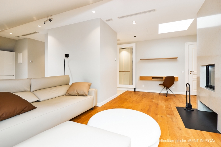 Sludinājumi. \'Elizabetes Rezidence\', viena no spilgtākajām Rīgas arhitektūras mantojuma pērlēm, celta 19. Cena: 520000 EUR Foto #6