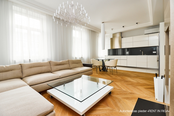 Sludinājumi. \'Elizabetes Rezidence\', viena no spilgtākajām Rīgas arhitektūras mantojuma pērlēm, celta 19. Cena: 600000 EUR Foto #3