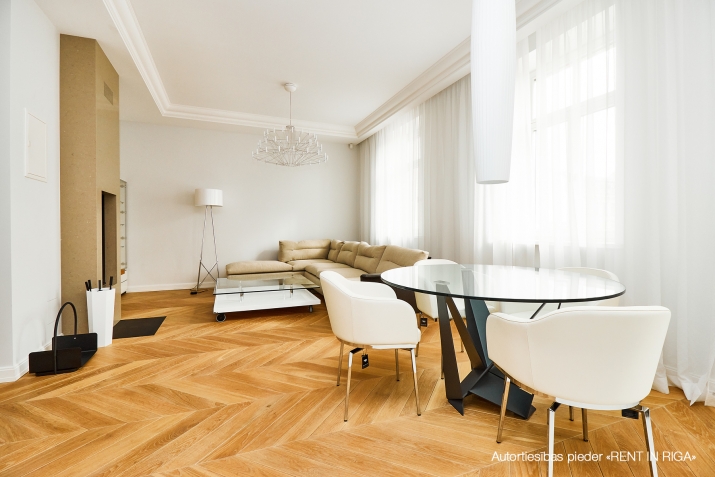 Sludinājumi. \'Elizabetes Rezidence\', viena no spilgtākajām Rīgas arhitektūras mantojuma pērlēm, celta 19. Cena: 600000 EUR Foto #7