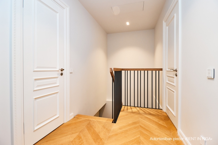 Sludinājumi. \'Elizabetes Rezidence\', viena no spilgtākajām Rīgas arhitektūras mantojuma pērlēm, celta 19. Cena: 600000 EUR Foto #9