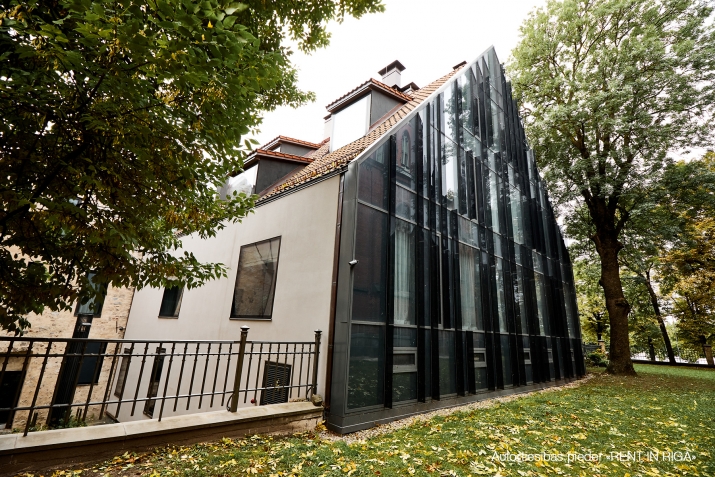 Sludinājumi. Vilhelma Nami Miesnieku ielā 13, 15 un 17 iespējams ir iekārojamākās adresēs Rīgā. Senatnes elpa Cena: 960000 EUR Foto #2