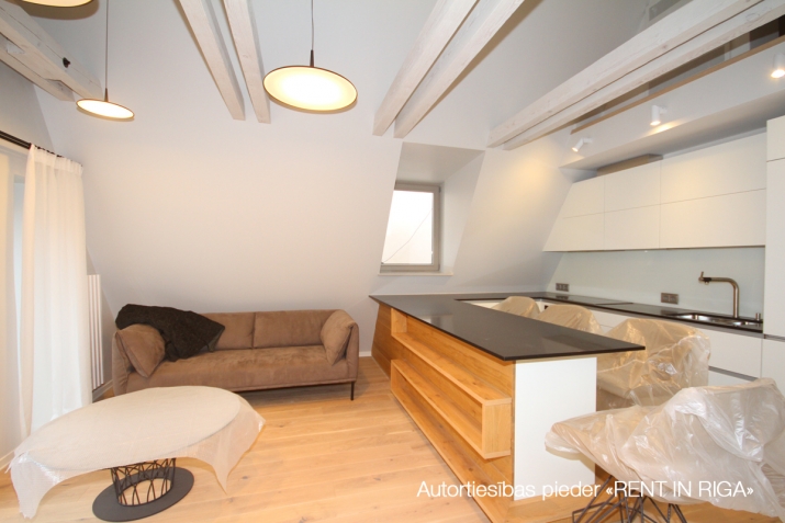 Sludinājumi. Vilhelma Nami Miesnieku ielā 13, 15 un 17 iespējams ir iekārojamākās adresēs Rīgā. Senatnes elpa Cena: 510000 EUR Foto #9