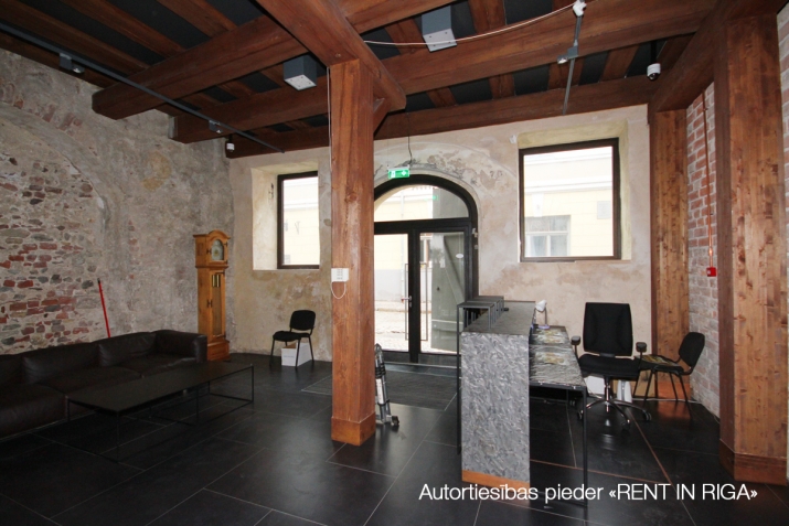 Sludinājumi. Vilhelma Nami Miesnieku ielā 13, 15 un 17 iespējams ir iekārojamākās adresēs Rīgā. Senatnes elpa Cena: 510000 EUR Foto #4