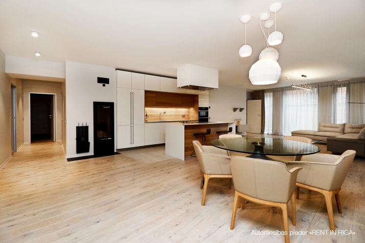 Sludinājumi. Vilhelma Nami Miesnieku ielā 13, 15 un 17 iespējams ir iekārojamākās adresēs Rīgā. Senatnes elpa Cena: 1.275e+06 EUR Foto #8