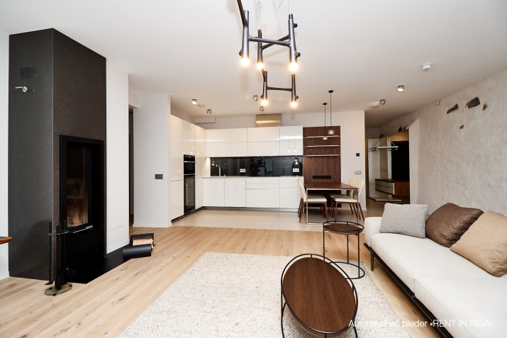 Sludinājumi. Vilhelma Nami Miesnieku ielā 13, 15 un 17 iespējams ir iekārojamākās adresēs Rīgā. Senatnes elpa Cena: 970000 EUR Foto #7