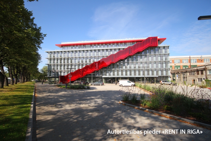 Sludinājumi. Augstas klases birojs jaunā ēkā.   + Birojs pilnībā autonoms ar privātu ieeju; + kvalitatīva Cena: 1958 EUR/mēn Foto #1