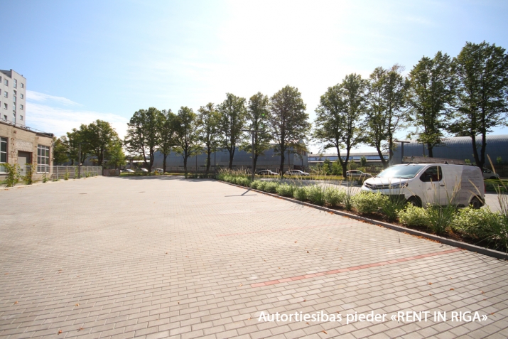 Sludinājumi. Augstas klases birojs jaunā ēkā.   + Birojs pilnībā autonoms ar privātu ieeju; + kvalitatīva Cena: 1958 EUR/mēn Foto #8