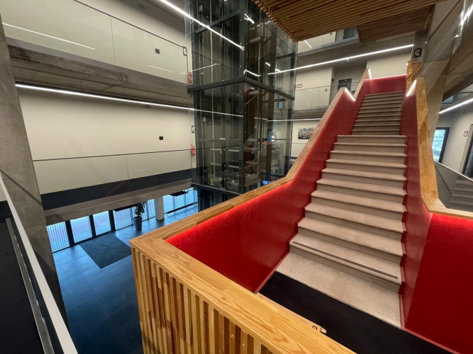 Sludinājumi. Augstas klases birojs jaunā ēkā.   + Birojs pilnībā autonoms ar privātu ieeju; + kvalitatīva Cena: 1958 EUR/mēn Foto #7