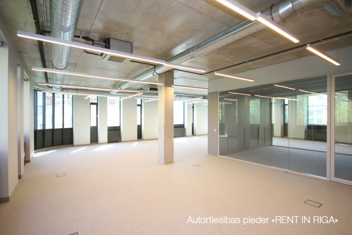 Объявление. Birojs Katrīnas dambī.  + Tikko veikta kvalitatīva apdare. + 2. stāvs.  + Atvērta telpa, 3 Цена: 4332 EUR/мес. Foto #2