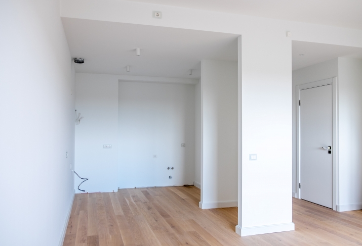 Sludinājumi. Kvalitatīvs 2-istabu dzīvoklis jaunajā projektā ar iebūvētu virtuves iekārtu.   Plašs dzīvoklis ar Cena: 165000 EUR Foto #2